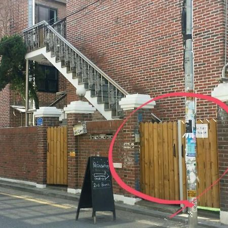 Hongdae Housetay Guesthouse 2Nd Branch Сеул Экстерьер фото