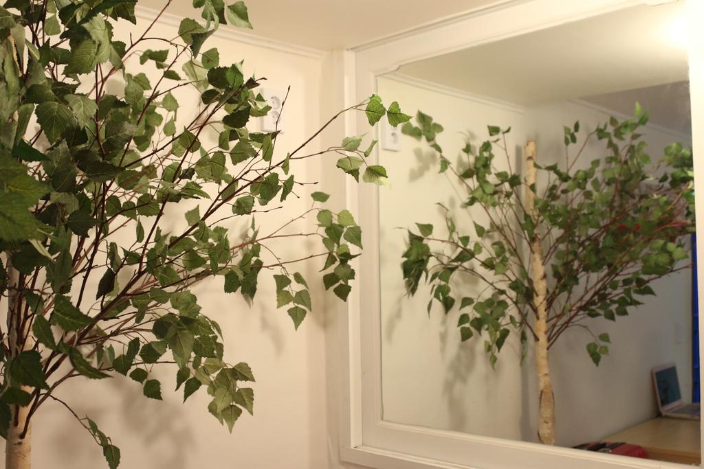 Hongdae Housetay Guesthouse 2Nd Branch Сеул Экстерьер фото