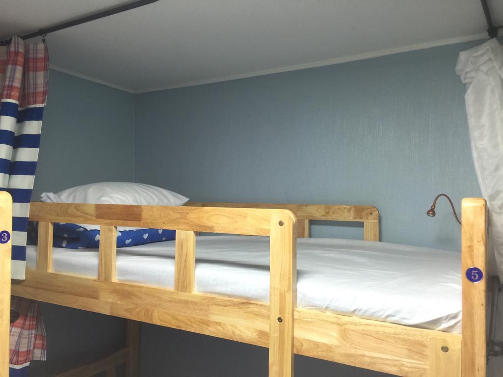 Hongdae Housetay Guesthouse 2Nd Branch Сеул Номер фото