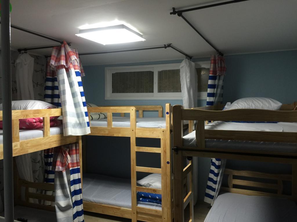Hongdae Housetay Guesthouse 2Nd Branch Сеул Номер фото
