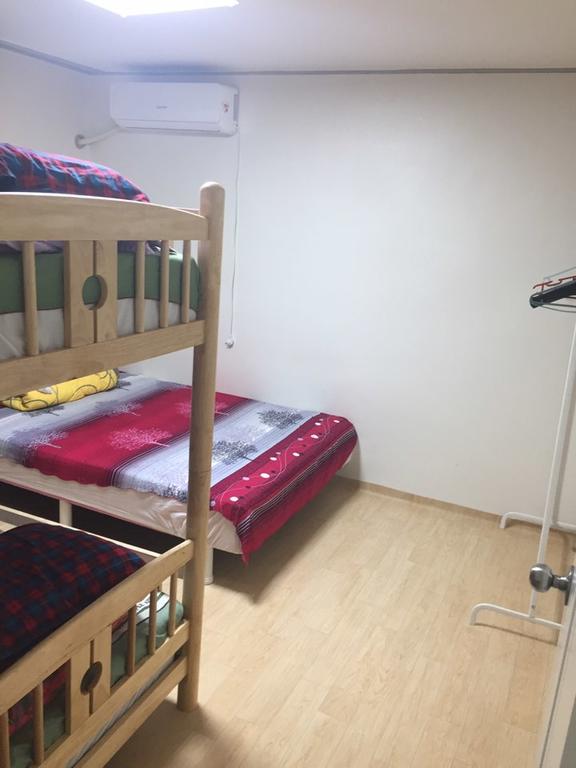 Hongdae Housetay Guesthouse 2Nd Branch Сеул Экстерьер фото
